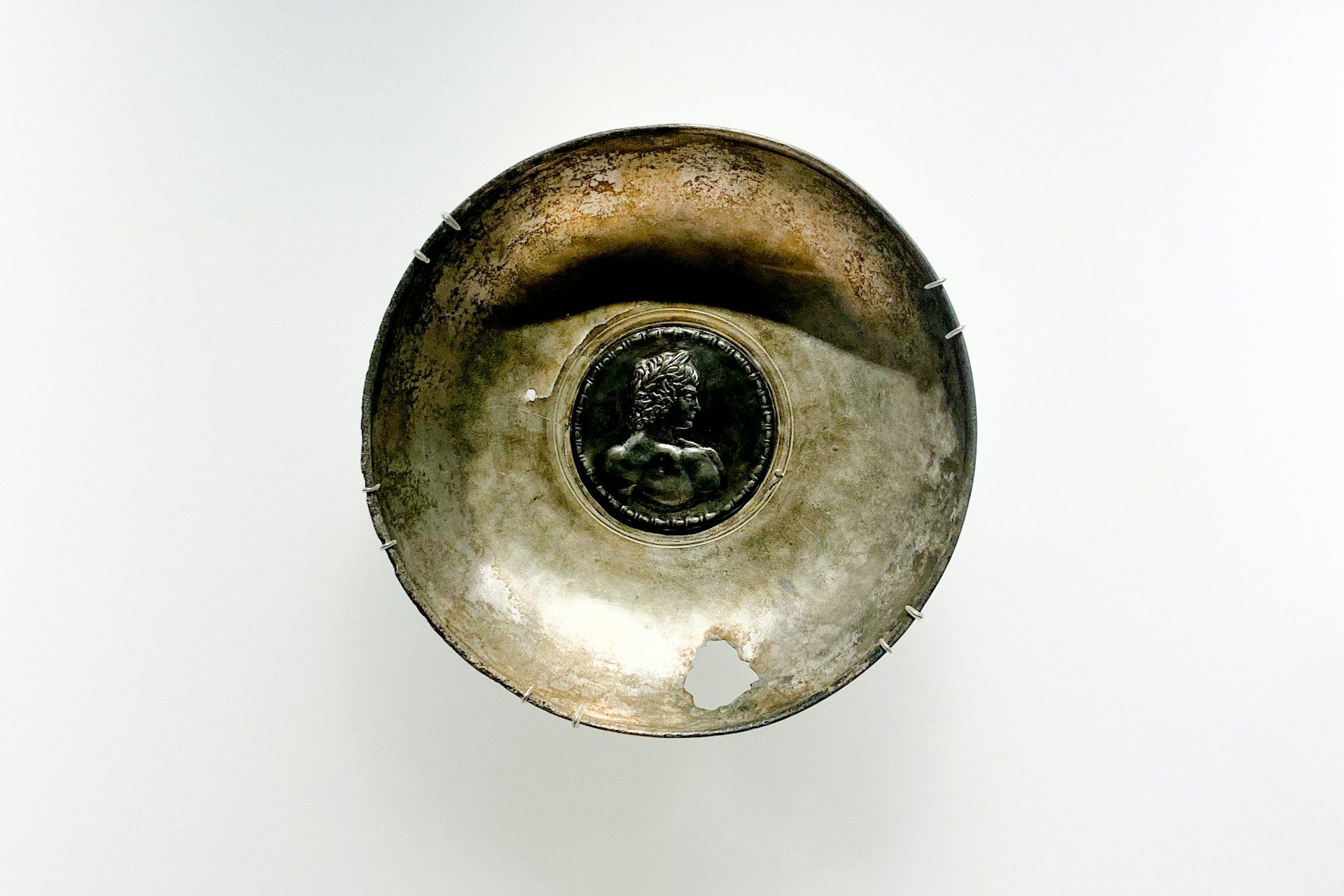 Reconnaître une patine naturelle d’une patine artificielle